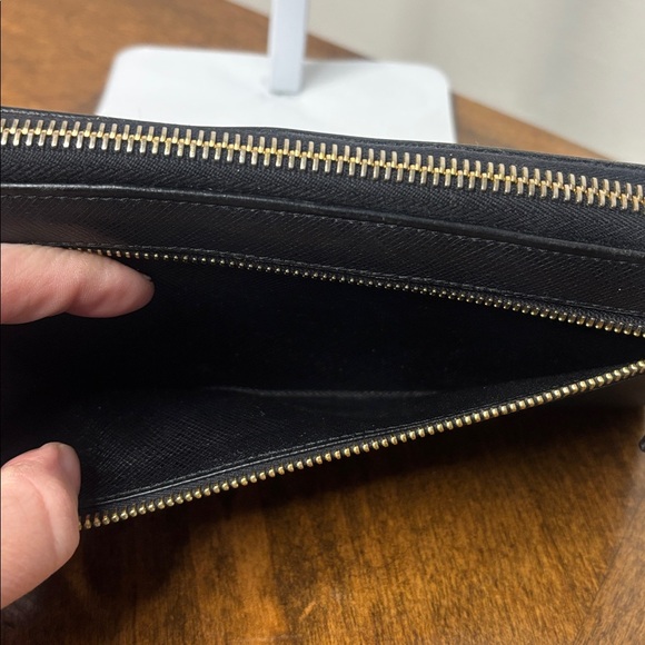 Prada Saffiano Long Continental Zip wallet - Picture 4 of 12